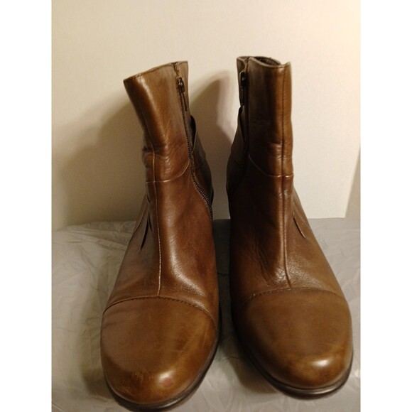 Clarks Roseabelle Bendable Brown Leather Zip Block Heel Ankle Boots Womens 9.5M - Picture 11 of 16